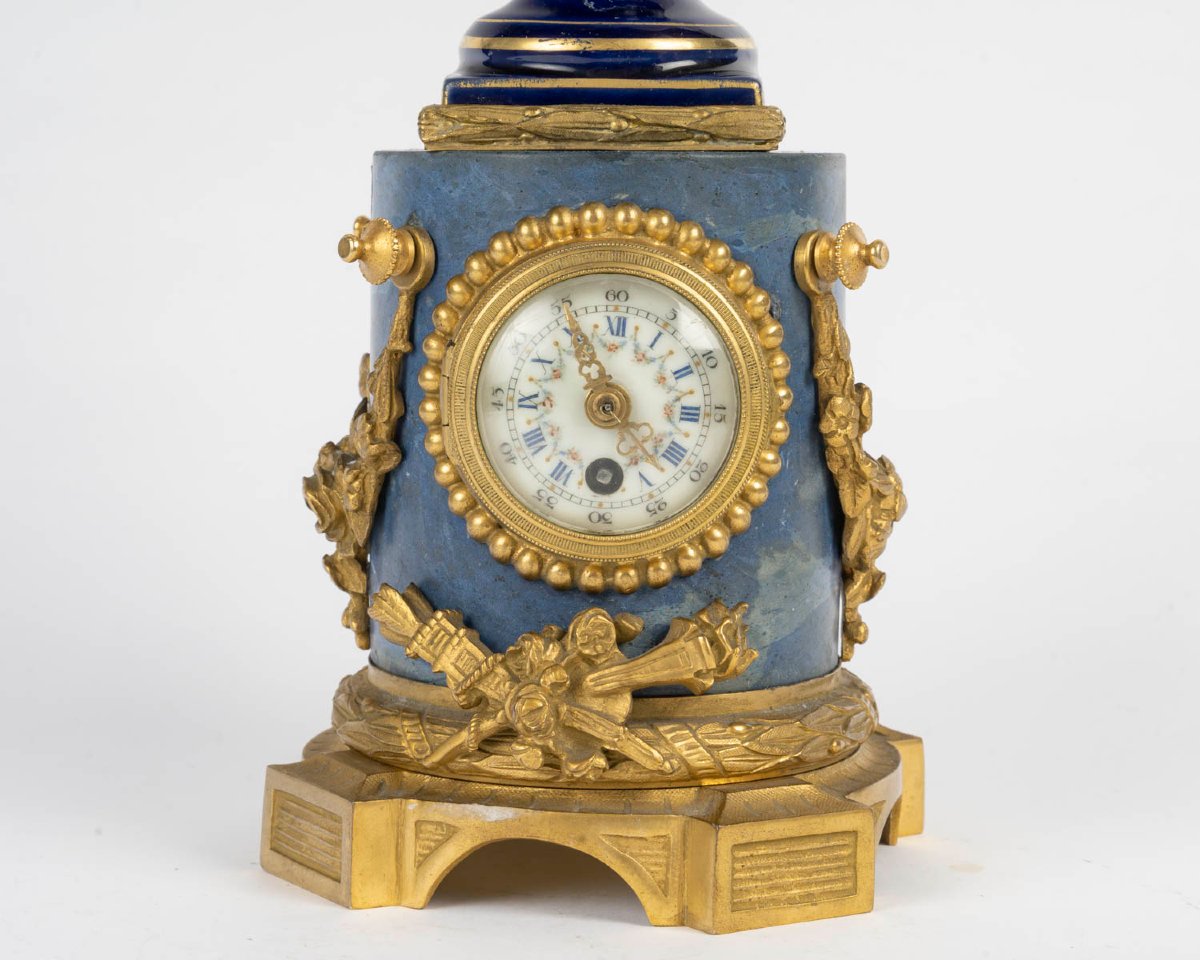 Pendule en marbre et porcelaine de Sevres-photo-3