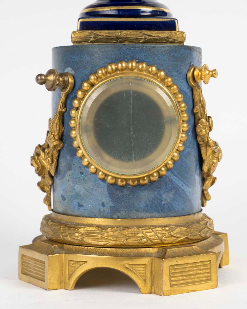 Pendule en marbre et porcelaine de Sevres-photo-5