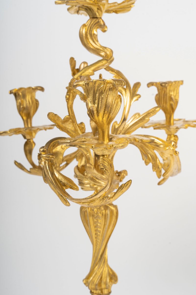 Paire de candélabres en bronze doré, style Louis XV-photo-3