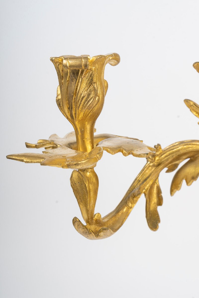 Paire de candélabres en bronze doré, style Louis XV-photo-1