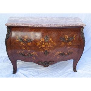 Commode galbée Style Louis XV