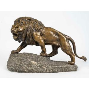 Lion en bronze sur granit signé T Lecas
