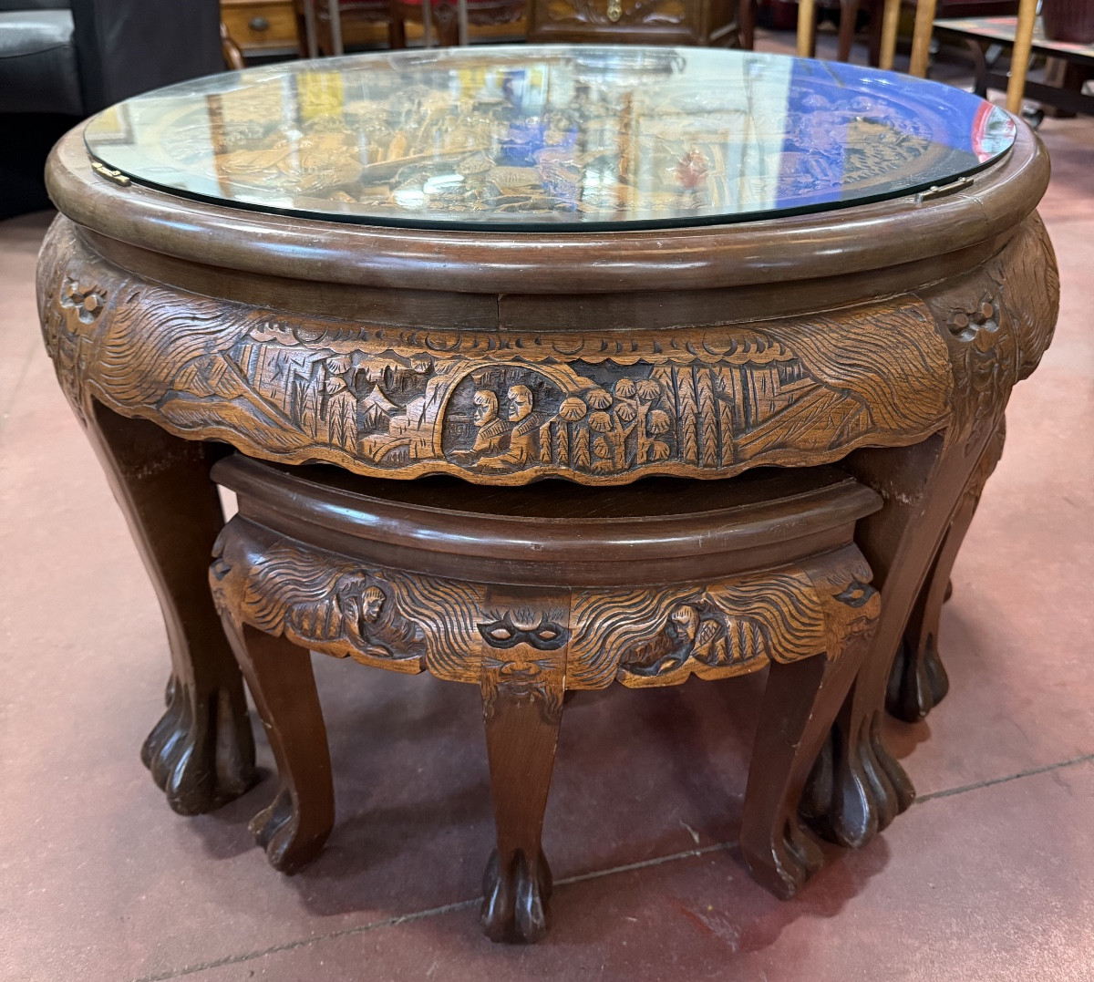 Coffee Table With Chinese Decor-photo-4