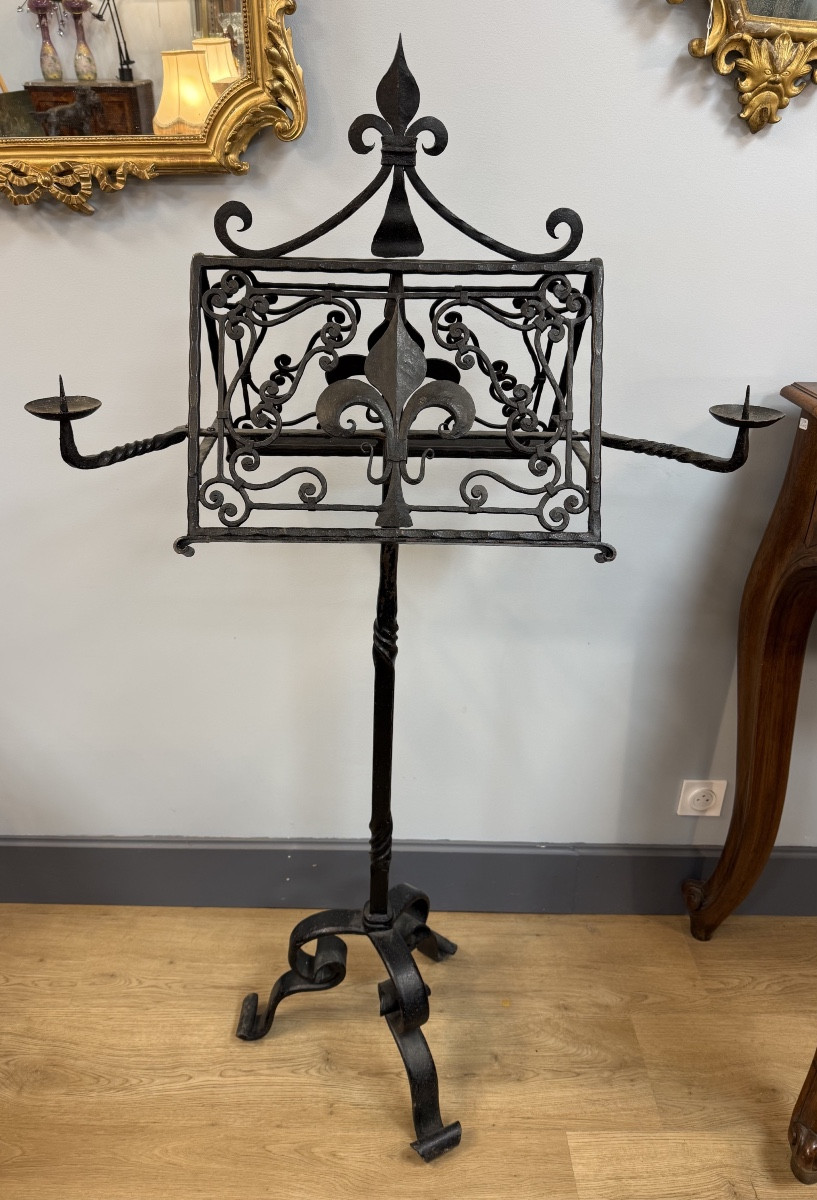 lutrin en fer forgé