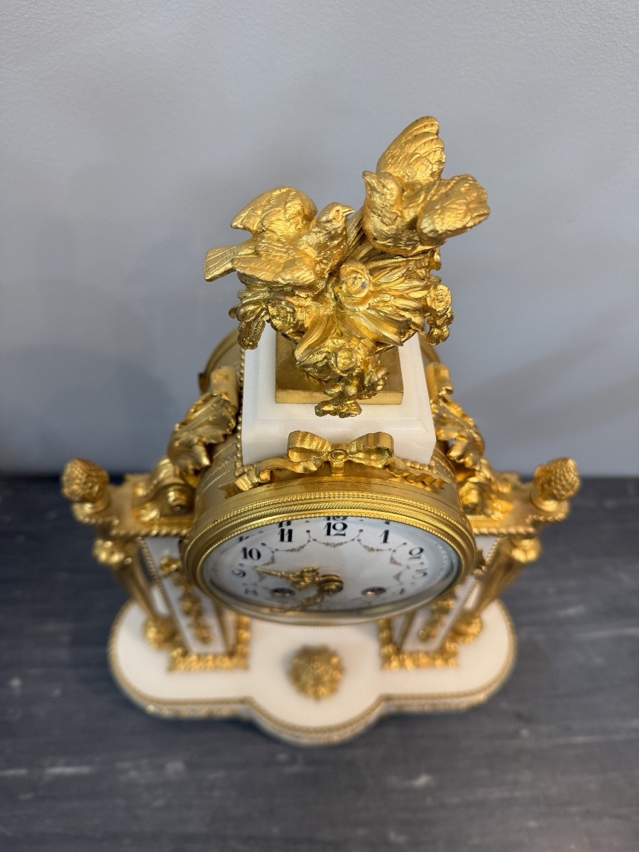Pendule portique en marbre blanc et bronze doré-photo-6