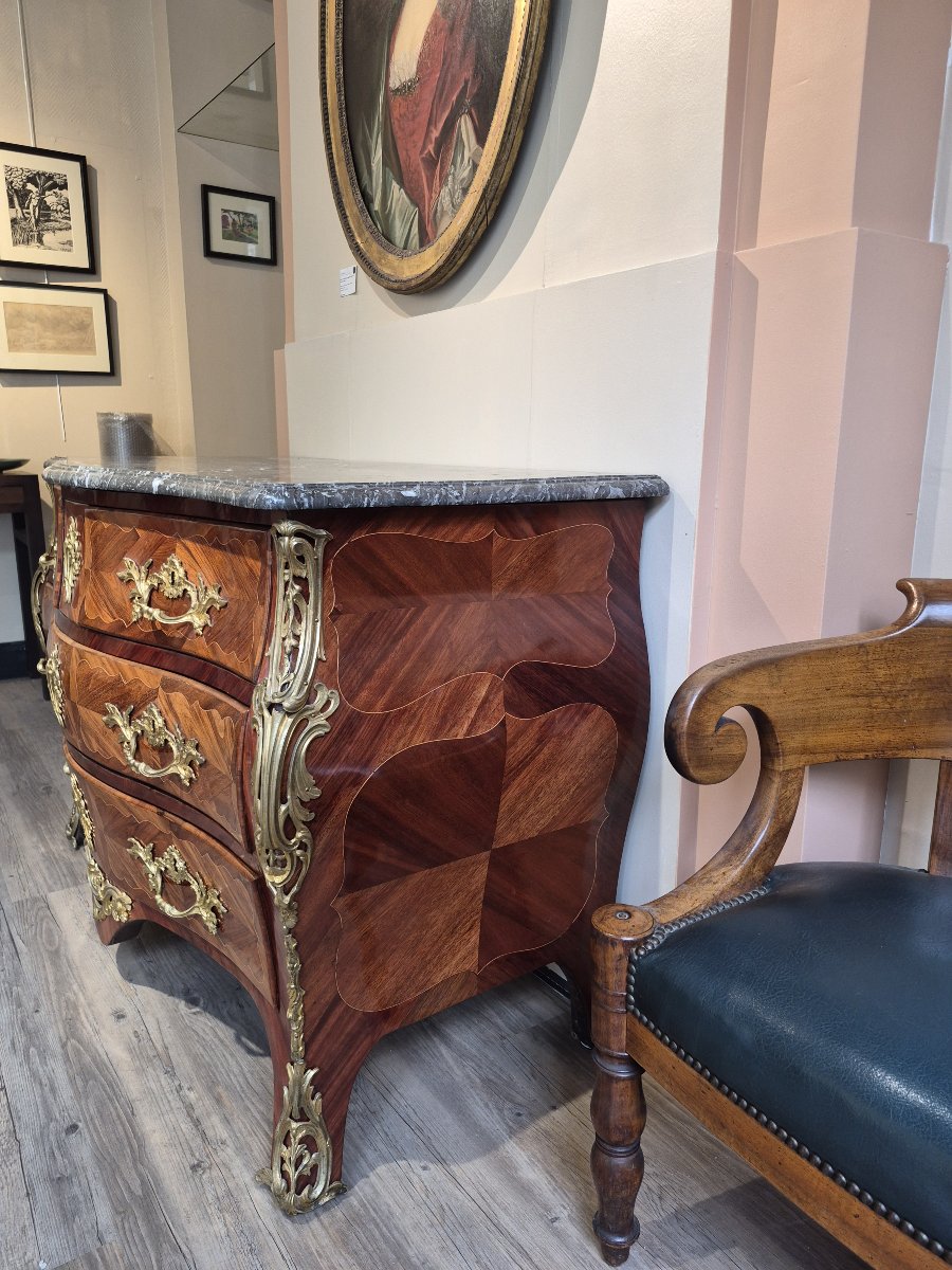 Louis XV-era Chest Of Drawers Known As The "tombeau"-photo-2