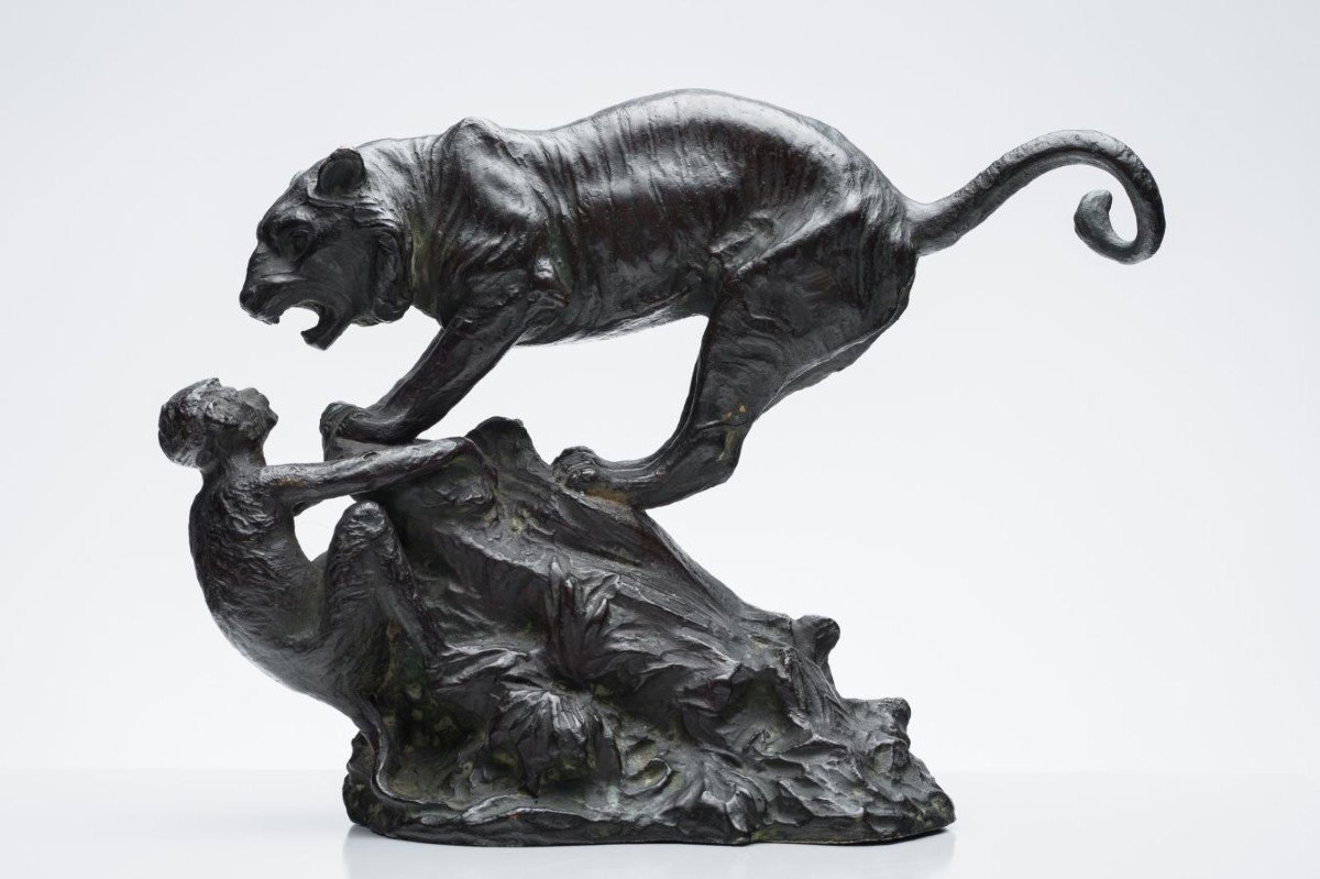 A. Passuanli (?), Bronze Representing A Tiger And A Monkey
