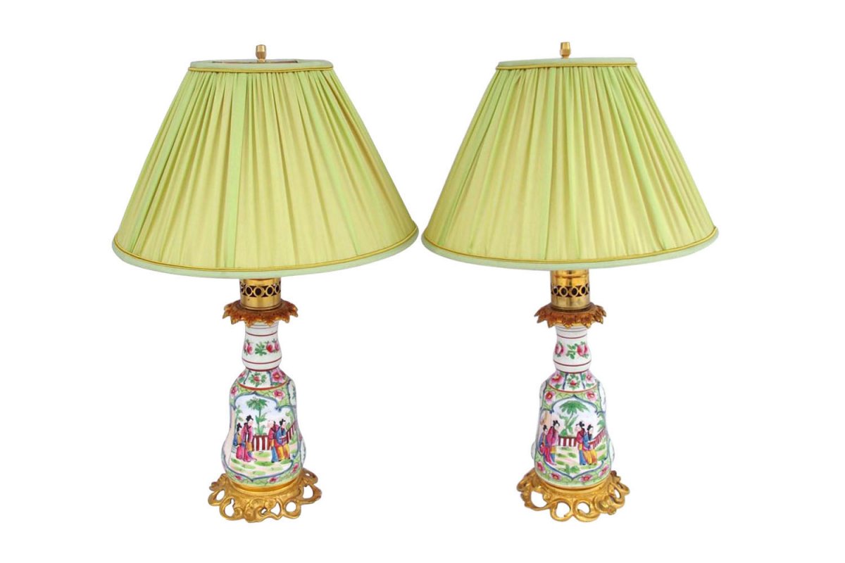 Paire De Petites Lampes En Porcelaine De Bayeux à La Manière De Canton, Fin 19e Siècle - LS2708661