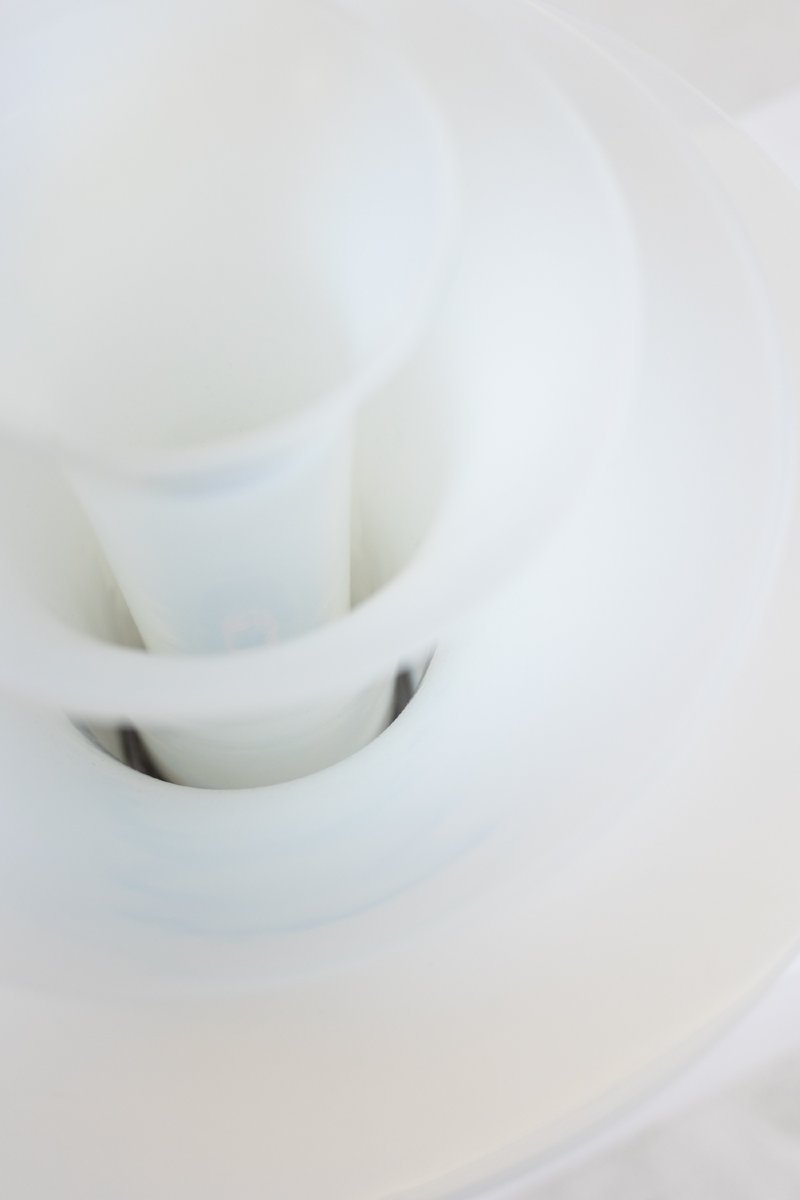 Lampe « Pétales » En Verre Opalescent Blanc Et Bleuté. 21e Siècle. Ls6409759b-photo-5