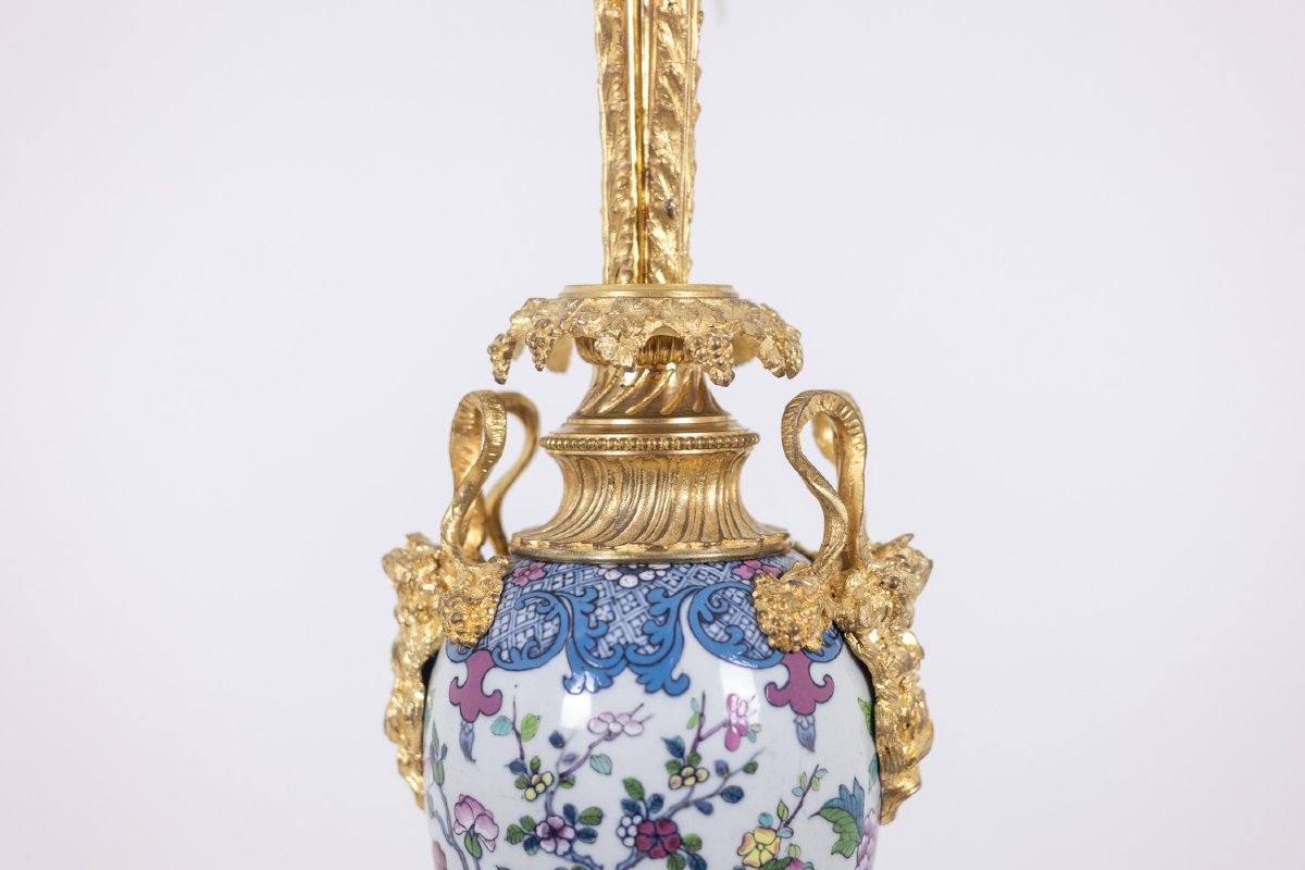 Paire De Lampes En Porcelaine à Décor De Satyres En Bronze. Circa 1880.  Ls62101239p-photo-1