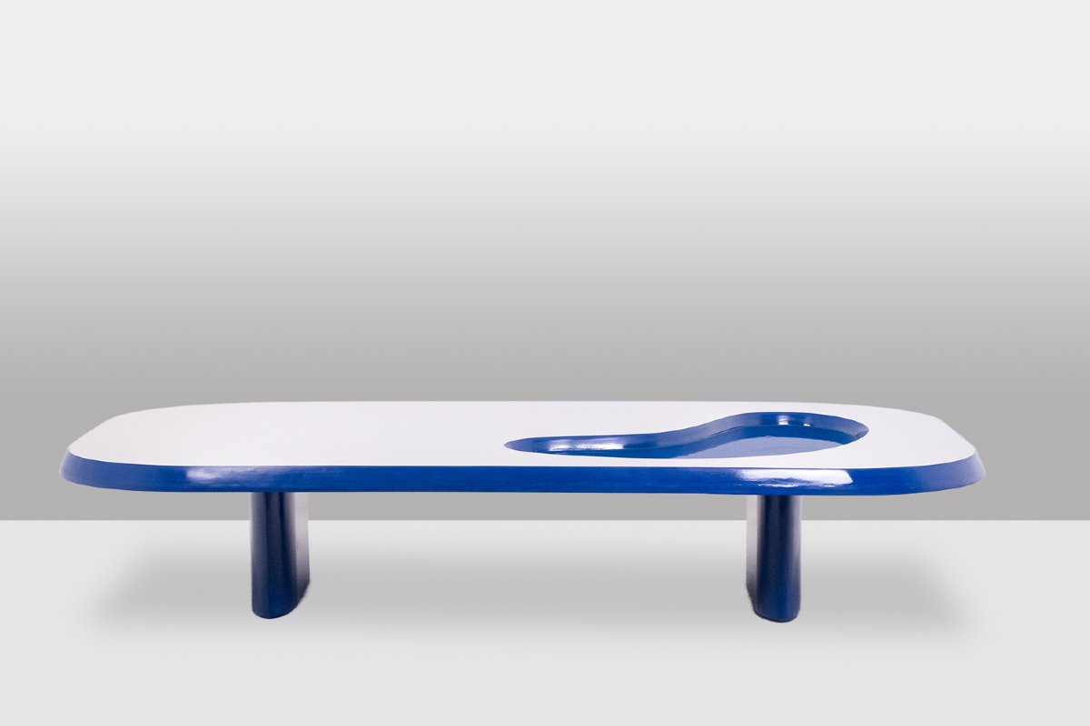 Table basse de forme organique en aluminium et laque. Contemporain. LS65003009M-photo-2