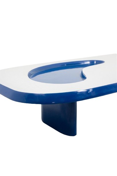 Table basse de forme organique en aluminium et laque. Contemporain. LS65003009M-photo-2