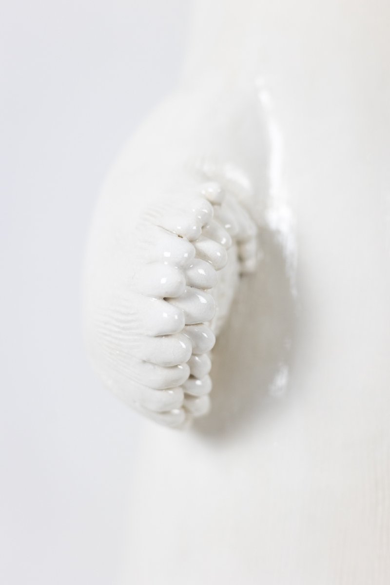 Valérie Courtet. Ours blanc debout. Travail contemporain LS64171309P-photo-2