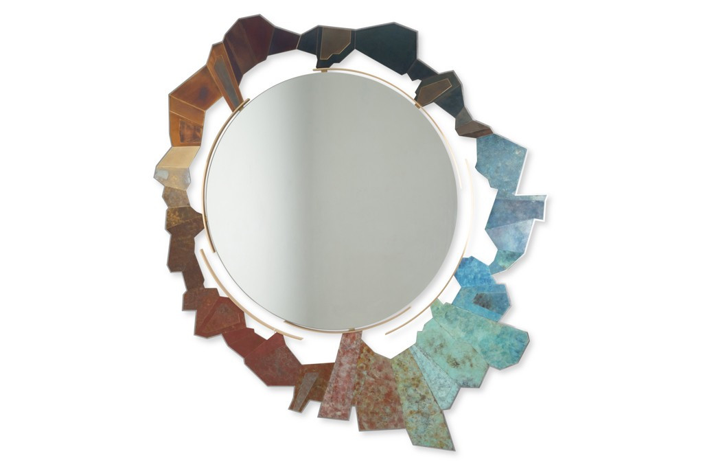Miroir en bronze et laiton oxydé de forme déstructurée. Contemporain. LS65313002M
