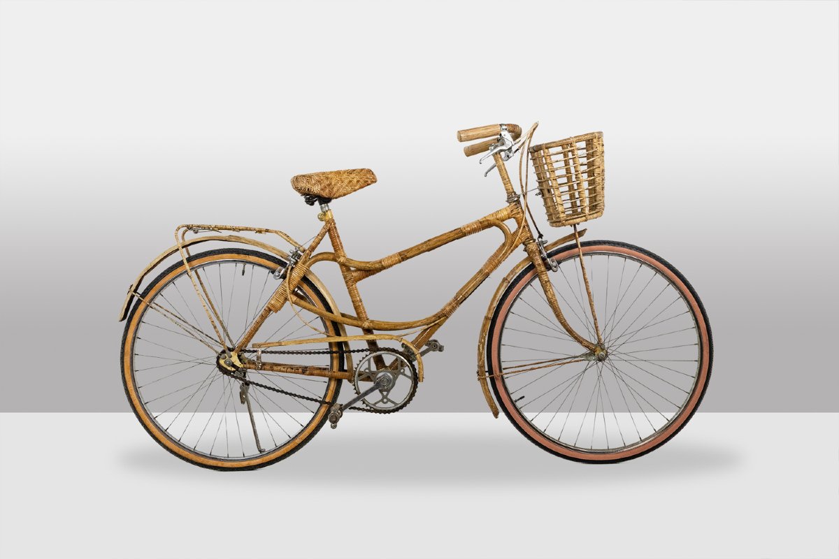 Vélo habillé de bambou et de rotin. Travail artisanal des années 1970. LS6631358-photo-3