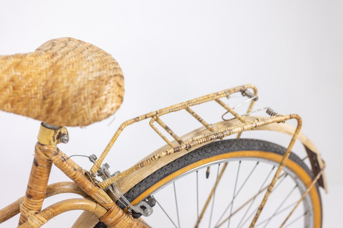 Vélo habillé de bambou et de rotin. Travail artisanal des années 1970. LS6631358-photo-4