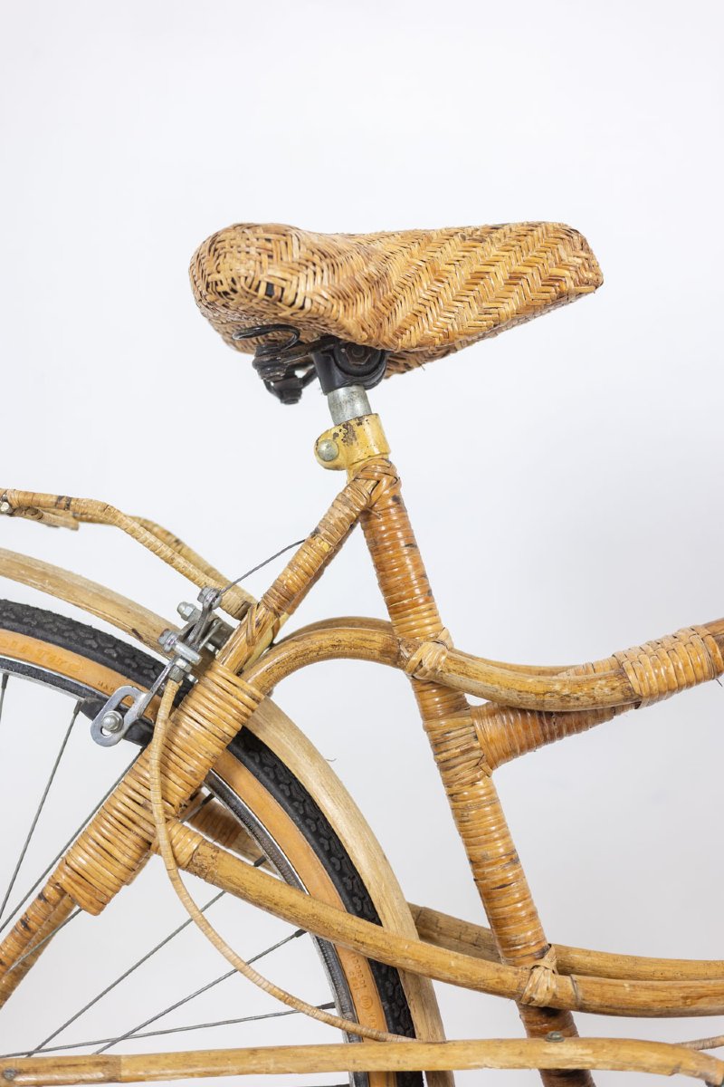 Vélo habillé de bambou et de rotin. Travail artisanal des années 1970. LS6631358-photo-7