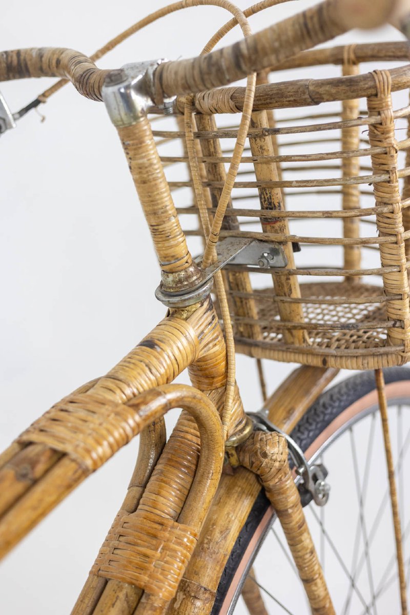 Vélo habillé de bambou et de rotin. Travail artisanal des années 1970. LS6631358-photo-8