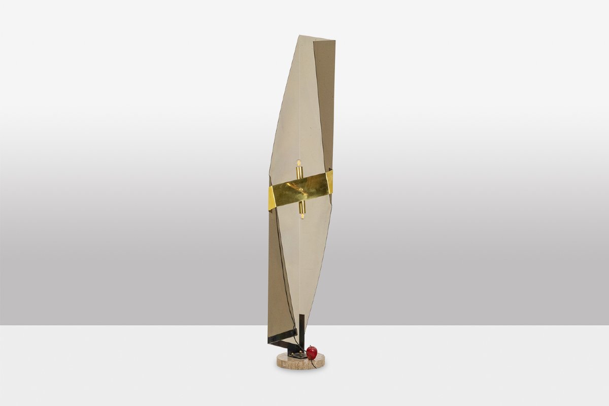 Giuseppe Calonaci, Lampadaire en plexiglass plié fumé. Années 1970 LS64742409Z-photo-2