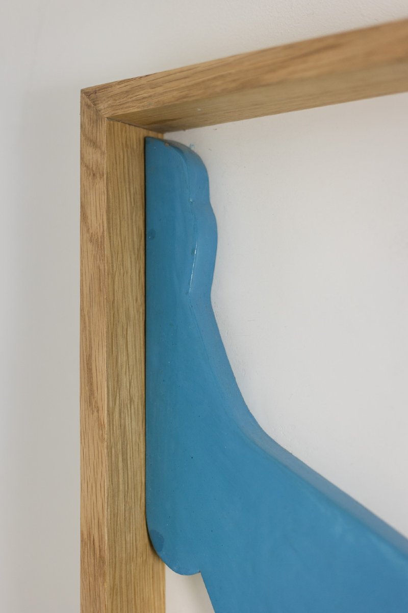 Bas-relief en bois laqué bleu. Travail contemporain d’artiste français. LS66623001-photo-3