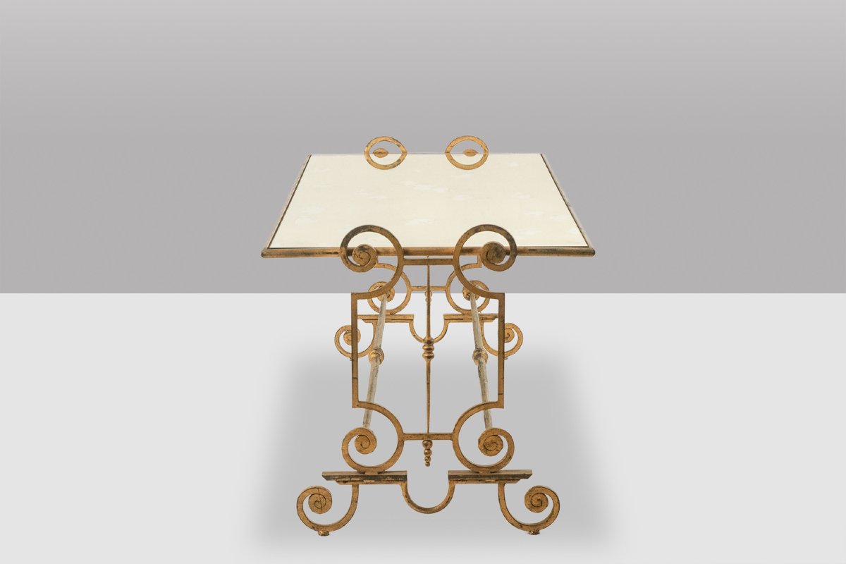 Table basse en fer forgé doré et plateau de verre églomisé. Années 1970 LS5305663-photo-3