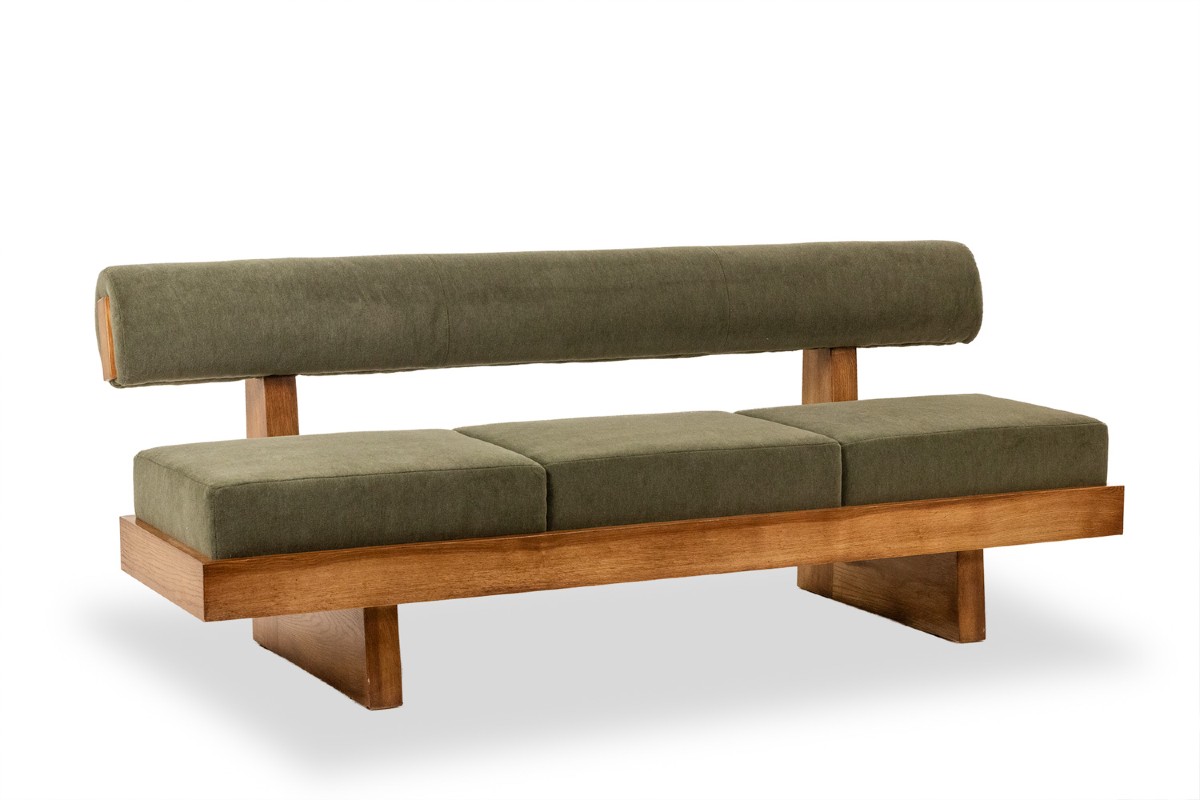 Banquette 3 places en frêne clair et velours de mohair vert. Contemporain LS6656