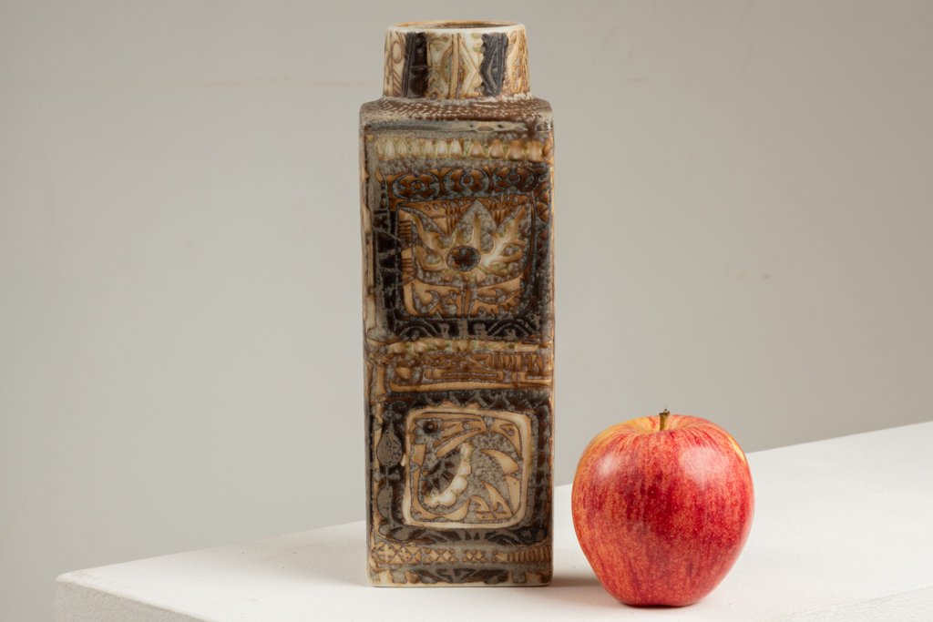 Royal Copenhagen. Small Earthenware Vase With Ethnic Decoration. Circa 1970. Ls6779157-photo-3