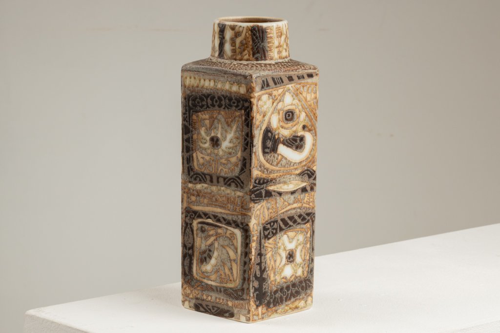 Royal Copenhagen. Small Earthenware Vase With Ethnic Decoration. Circa 1970. Ls6779157-photo-4