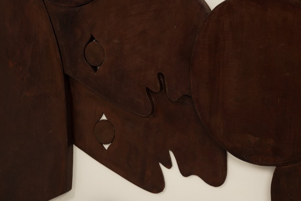 Panneau en bas-relief « Les Jumeaux » en bois patiné. Contemporain LS67863003-photo-3