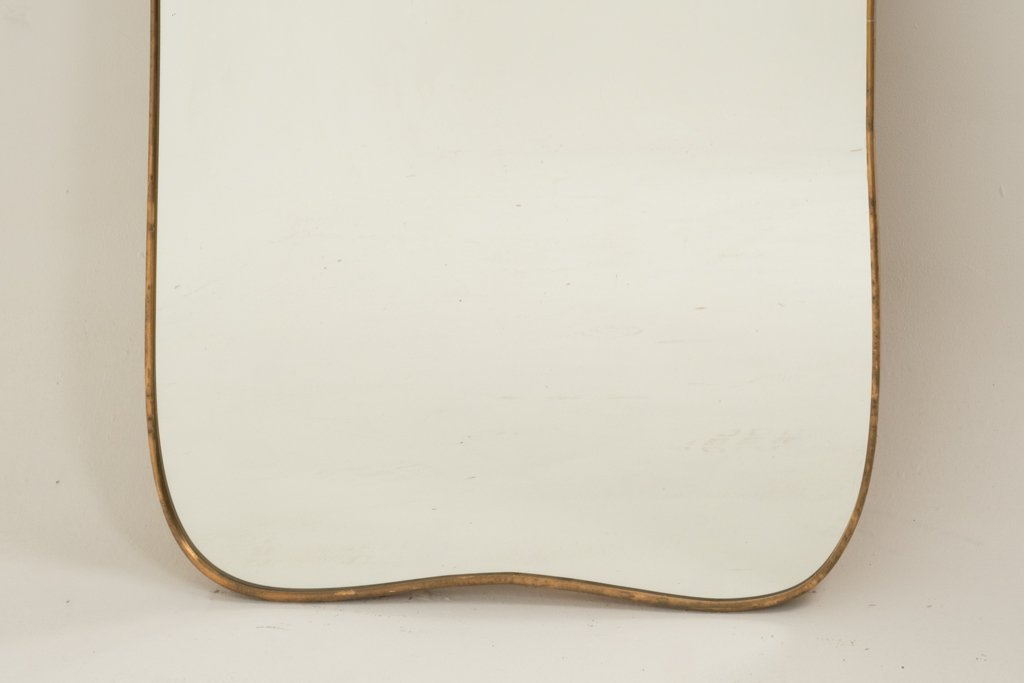 Miroir de forme chapeau de gendarme, dans le style de Gio Ponti. LS6777B981/1L-photo-4