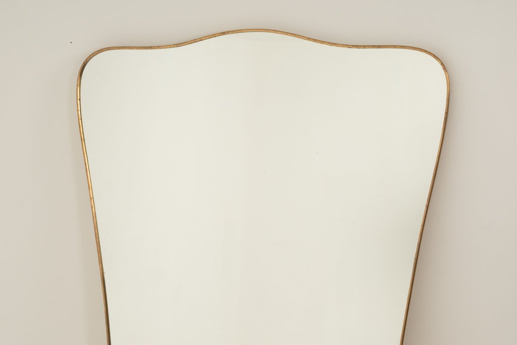 Miroir de forme chapeau de gendarme, dans le style de Gio Ponti. LS6777B981/1L-photo-1
