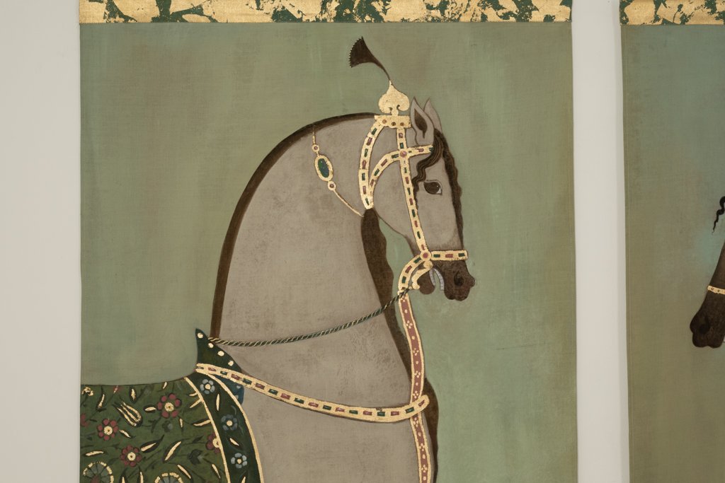 Painted Canvas Depicting A Light-colored Indian Horse In Profile. Contemporary. Ls6757a6701-photo-2