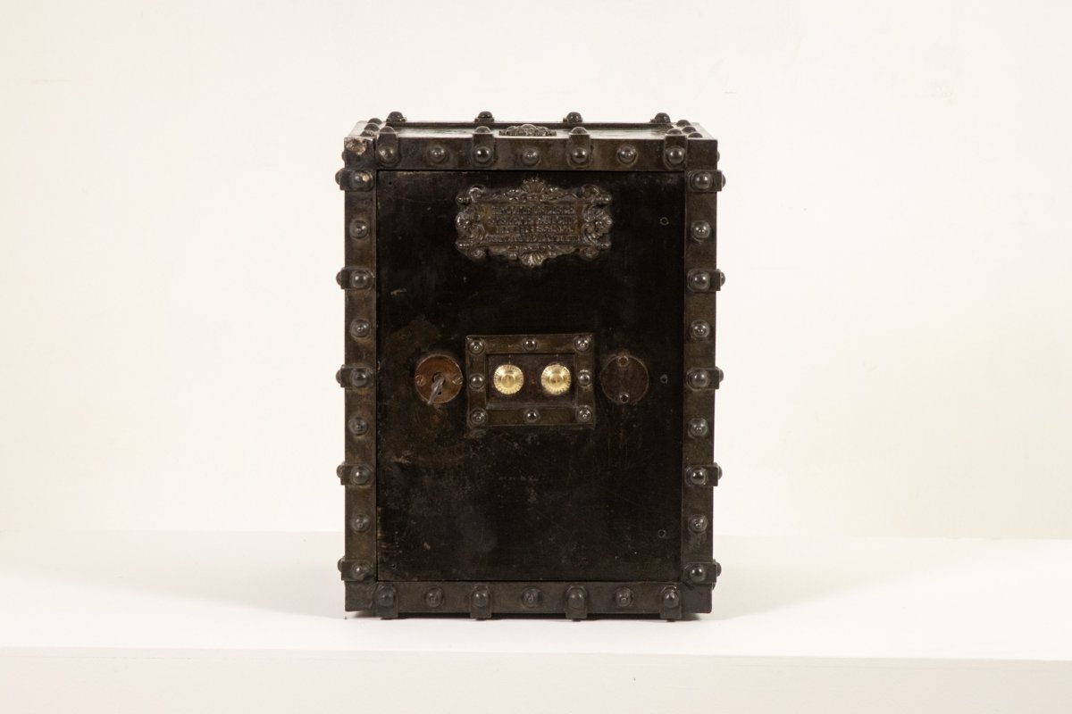 Bauche. Antique Small Metal Travel Safe. Napoleon III Period. Ls6788558-photo-2