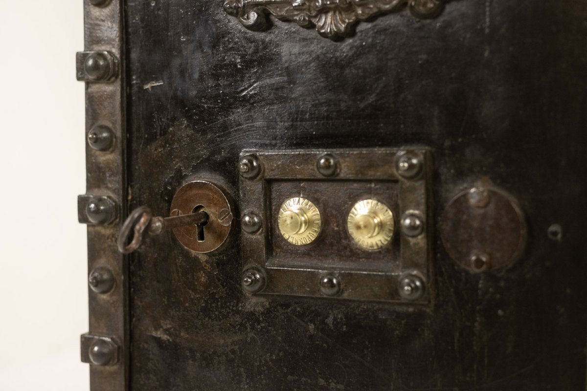 Bauche. Antique Small Metal Travel Safe. Napoleon III Period. Ls6788558-photo-4