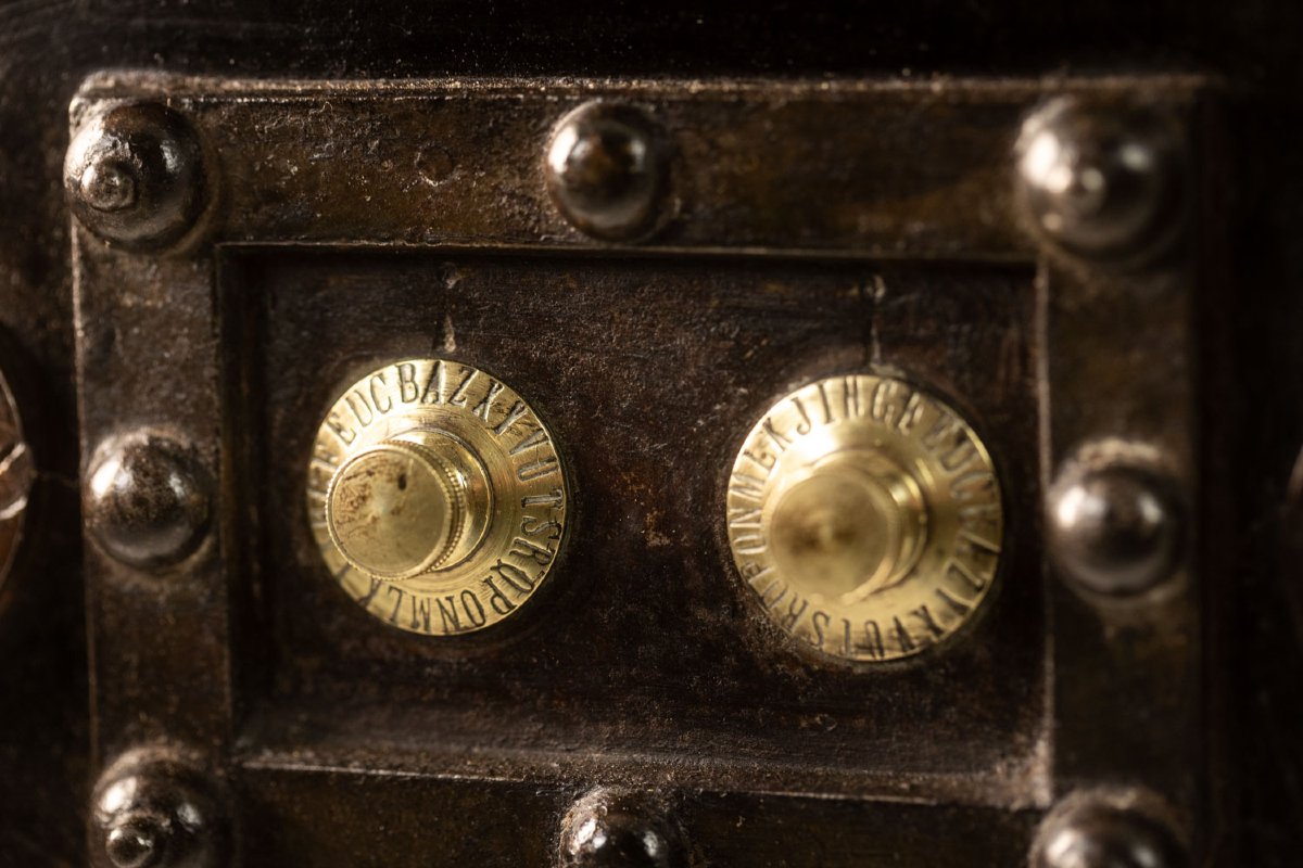 Bauche. Antique Small Metal Travel Safe. Napoleon III Period. Ls6788558-photo-5