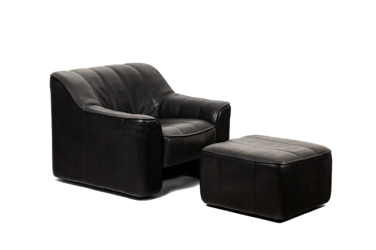 De Sede. Armchair And Ottoman In Black Leather. 1970s Ls48011351b