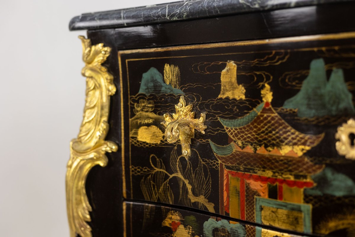 Commode sauteuse de style Louis XV en laque. Années 1950. LS68371209U-photo-4