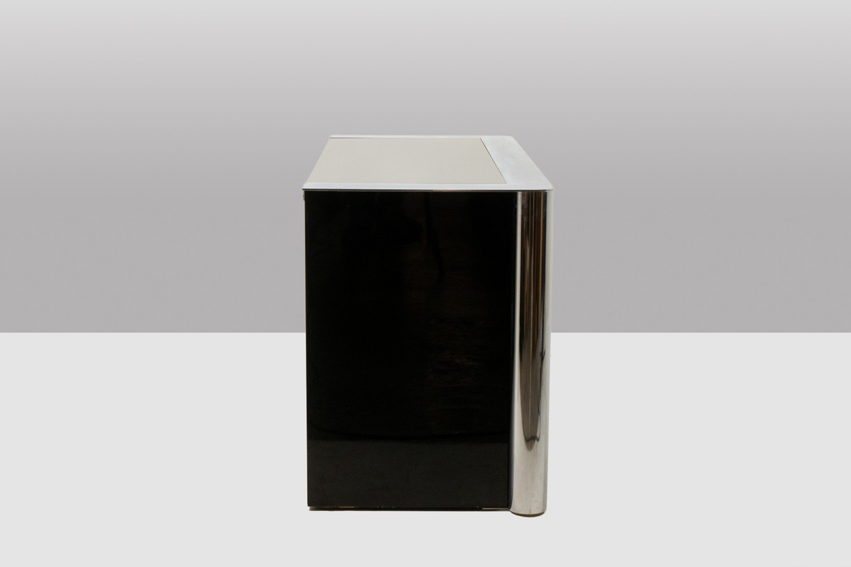 Sergio Mazza, pour Cinova. Commode en bois laqué noir. Vers 1970. LS68391356-photo-3