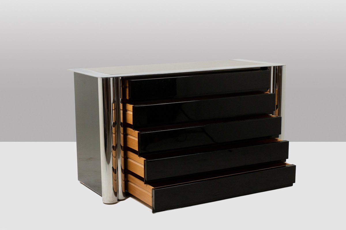 Sergio Mazza, pour Cinova. Commode en bois laqué noir. Vers 1970. LS68391356-photo-4