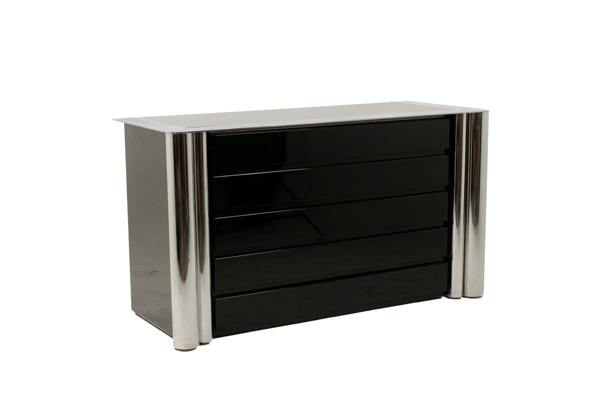 Sergio Mazza, pour Cinova. Commode en bois laqué noir. Vers 1970. LS68391356
