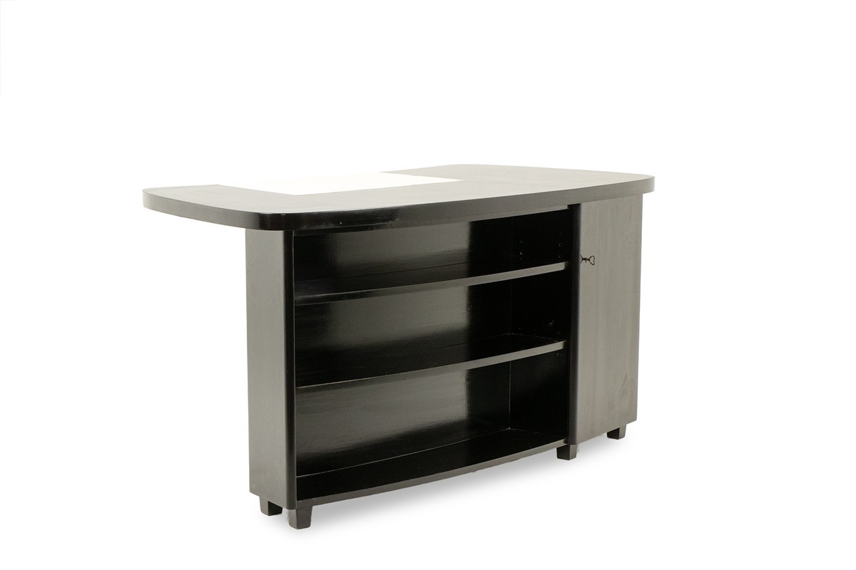 Bureau Art Déco de forme rognon, en bois laqué noir. Années 1930. LS4722