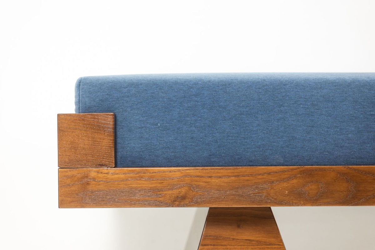 Banquette en frêne et velours de couleur bleu glacier. Contemporain. LS6821-photo-1