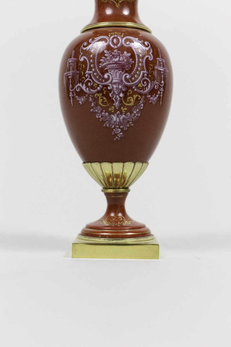 Paire de petits vases en porcelaine rouge et bronze doré, circa 1900 - LS2480331-photo-3