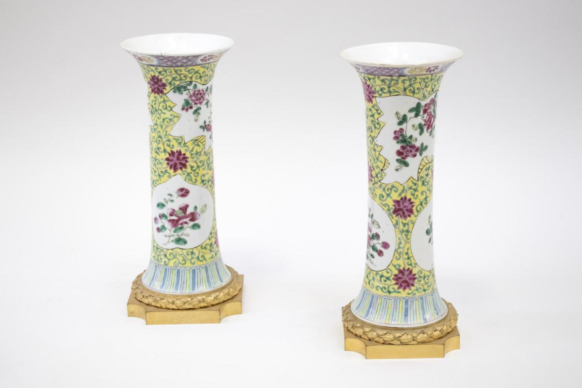 Pair Of Gu-form Pink Porcelain Family Vases, Late 19th Century - Ls3567381-photo-3