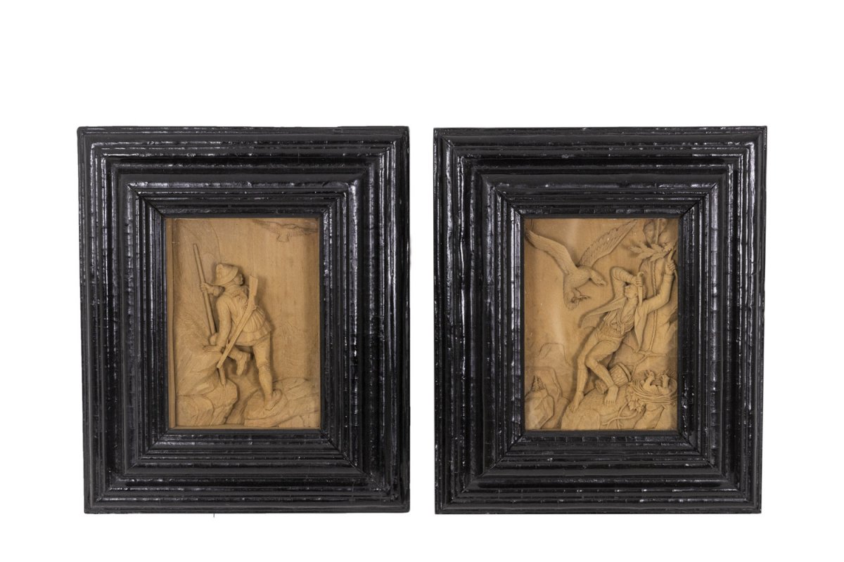 Paire De Petits Tableaux Sculptés, Circa 1880 - OP239201