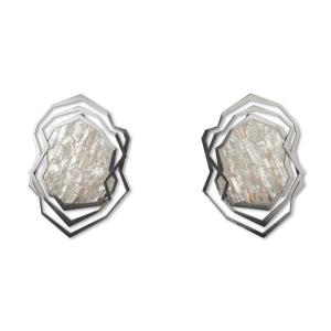 Paire d’appliques en métal brossé et cristal de roche. Contemporain. LS65333801H