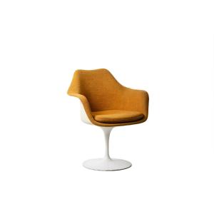 Eero Saarinen pour Knoll. Fauteuil 'Tulipe' jaune safran. Circa 1960-70 LS6555609P