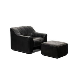 De Sede. Armchair And Ottoman In Black Leather. 1970s Ls48011351b