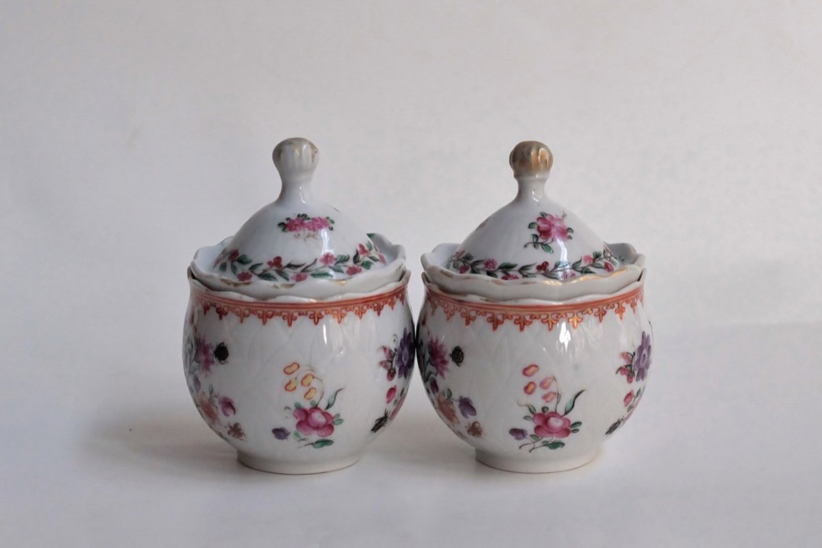 Pair Of Chinese Porcelain Juice Pots, Qianlong Period, 18th Century.-photo-2