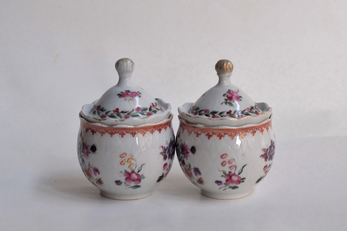  Paire de pots à jus en porcelaine de Chine, époque Qianlong, 18e siècle.-photo-2